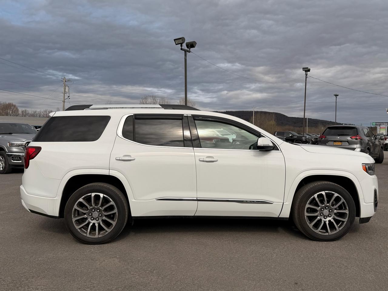 GMC Acadia Denali AWD 2021