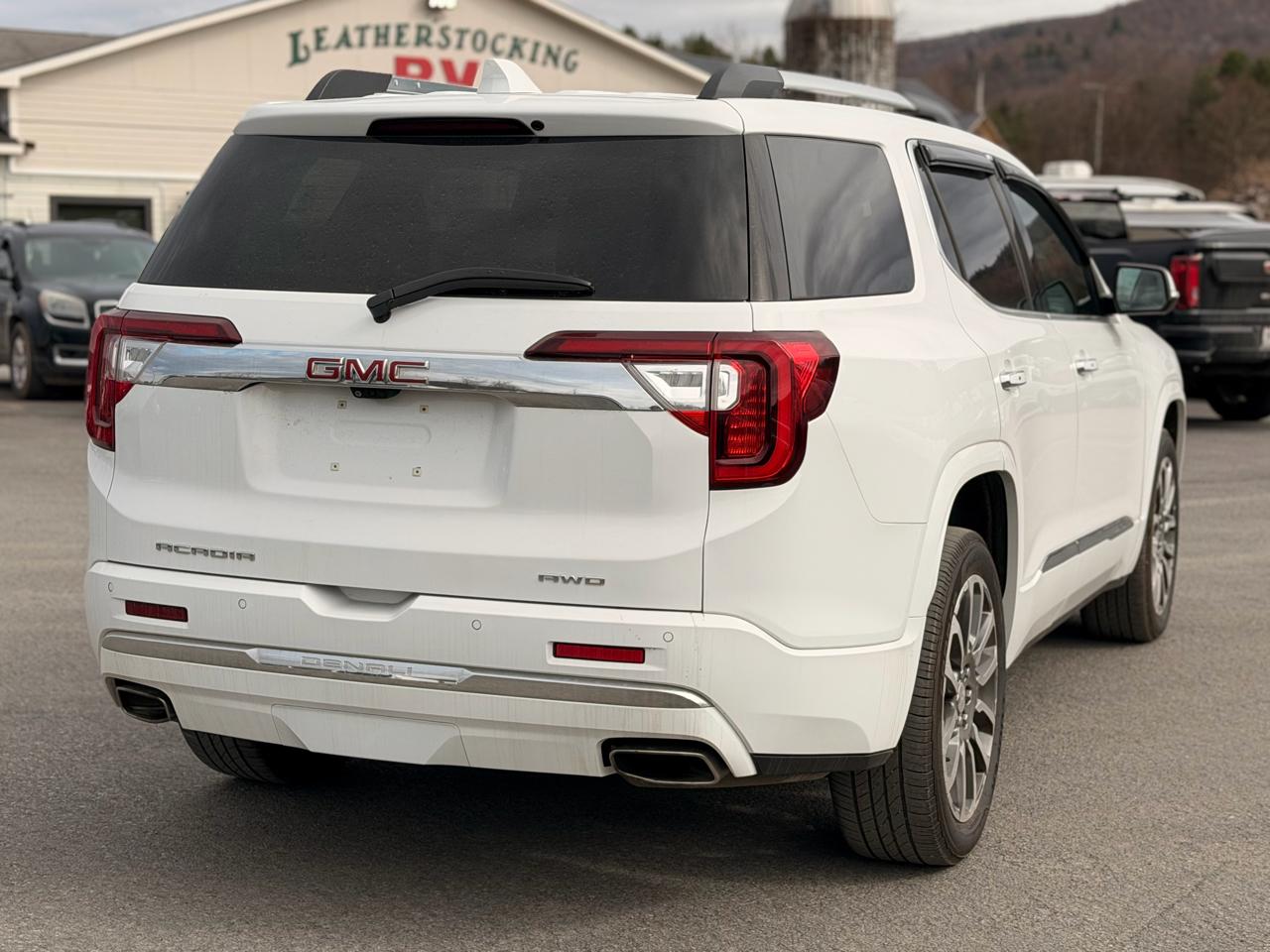 GMC Acadia Denali AWD 2021