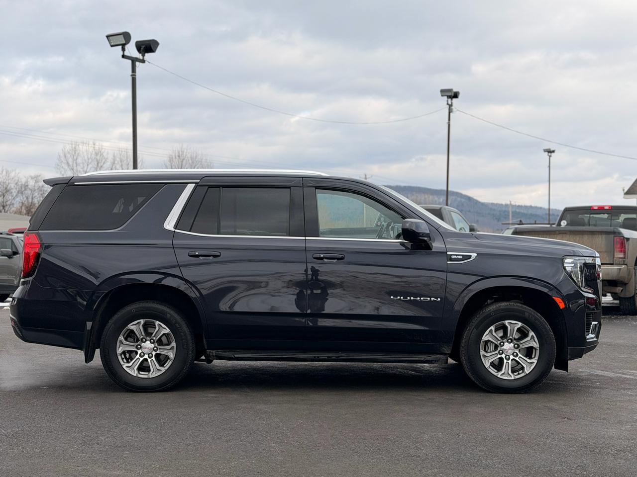 GMC Yukon SLE 4WD 2023