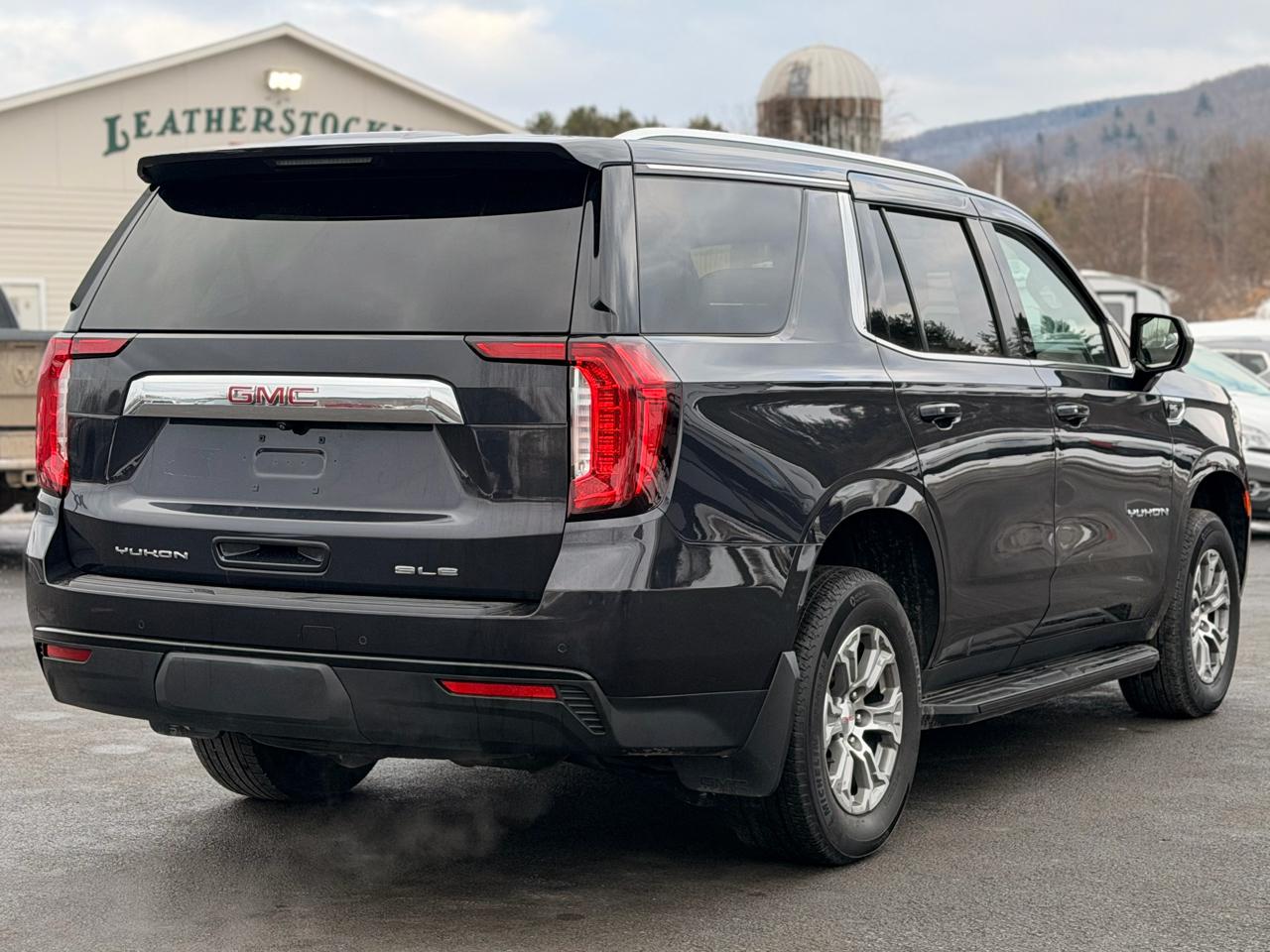 GMC Yukon SLE 4WD 2023