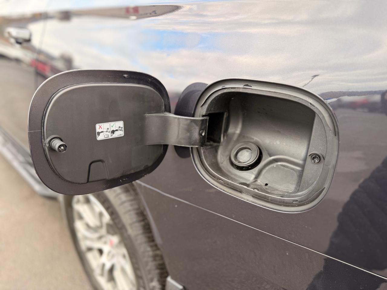 GMC Yukon SLE 4WD 2023