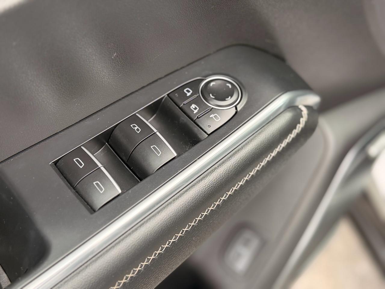 GMC Acadia Denali AWD 2025