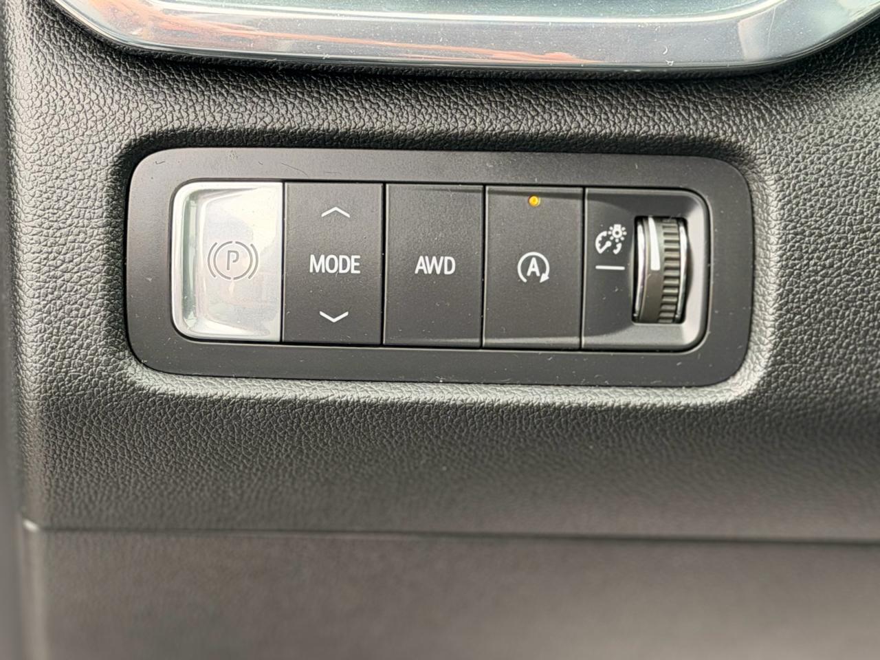 GMC Acadia Denali AWD 2025