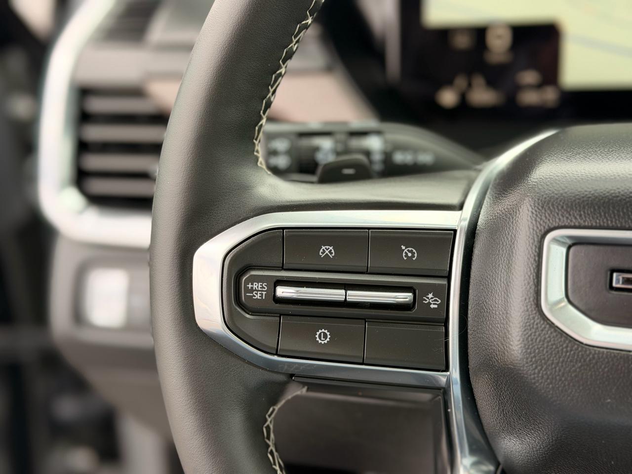 GMC Acadia Denali AWD 2025