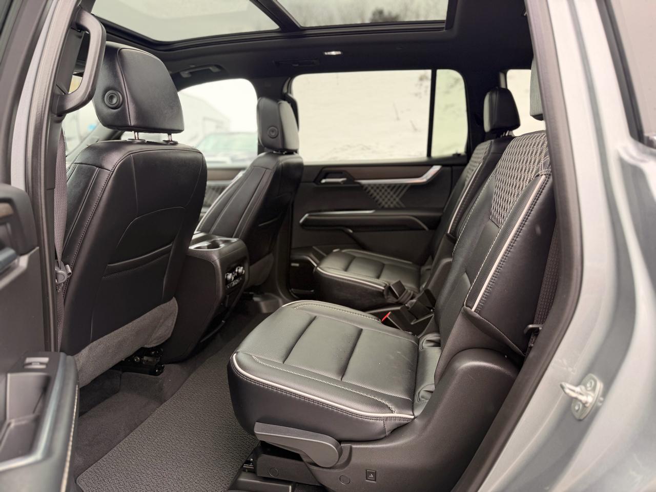 GMC Acadia Denali AWD 2025