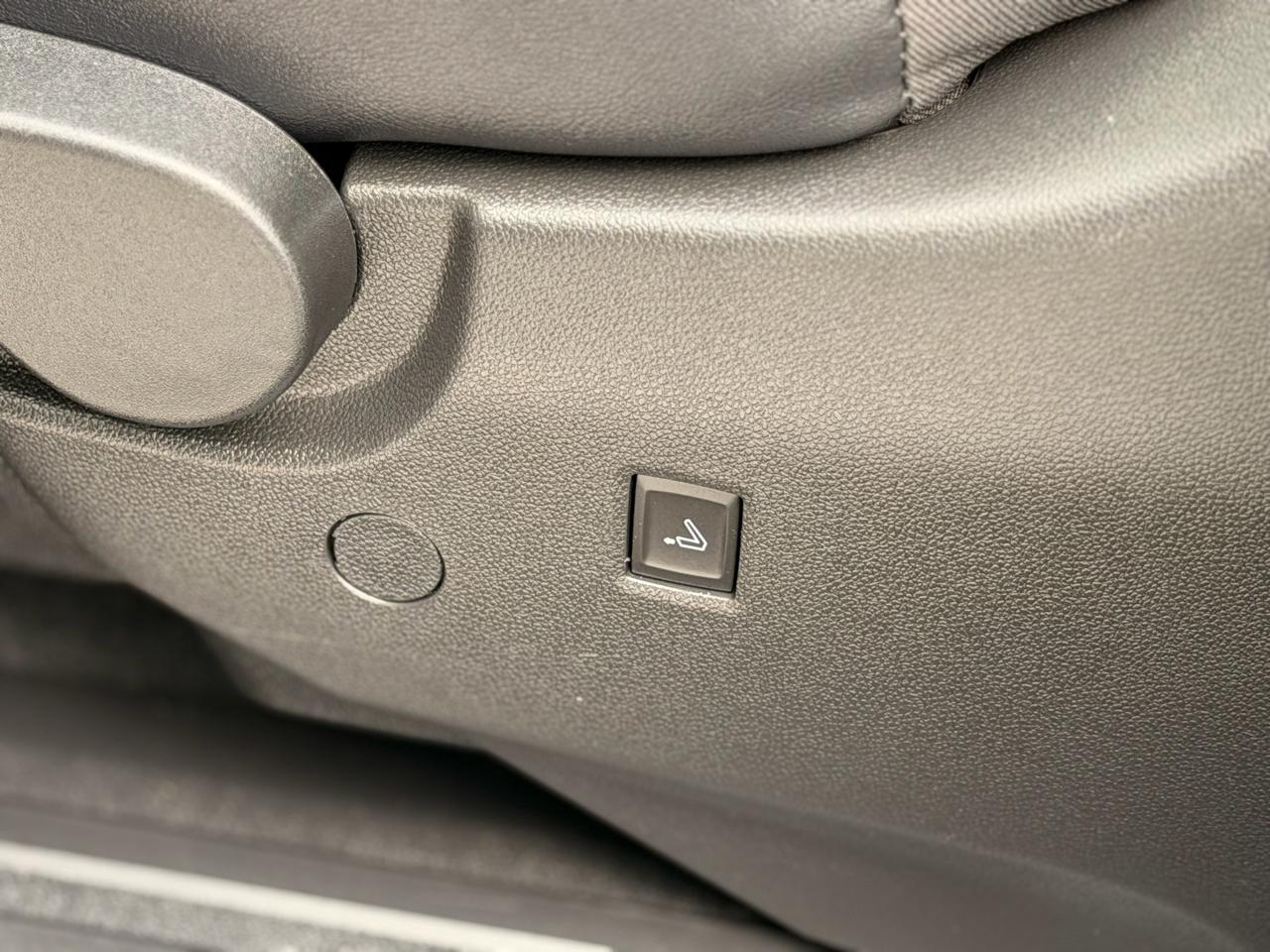 GMC Acadia Denali AWD 2025