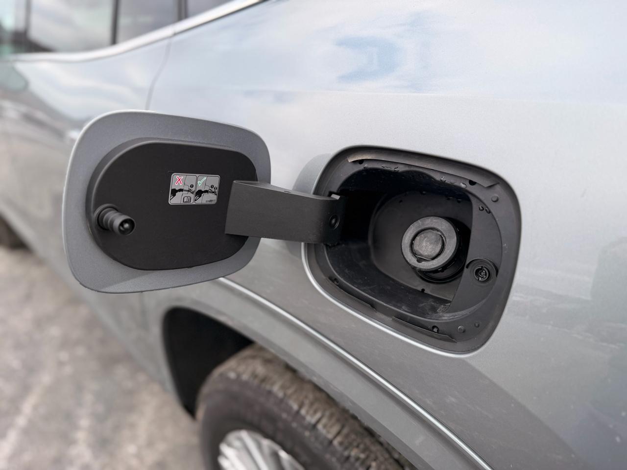 GMC Acadia Denali AWD 2025