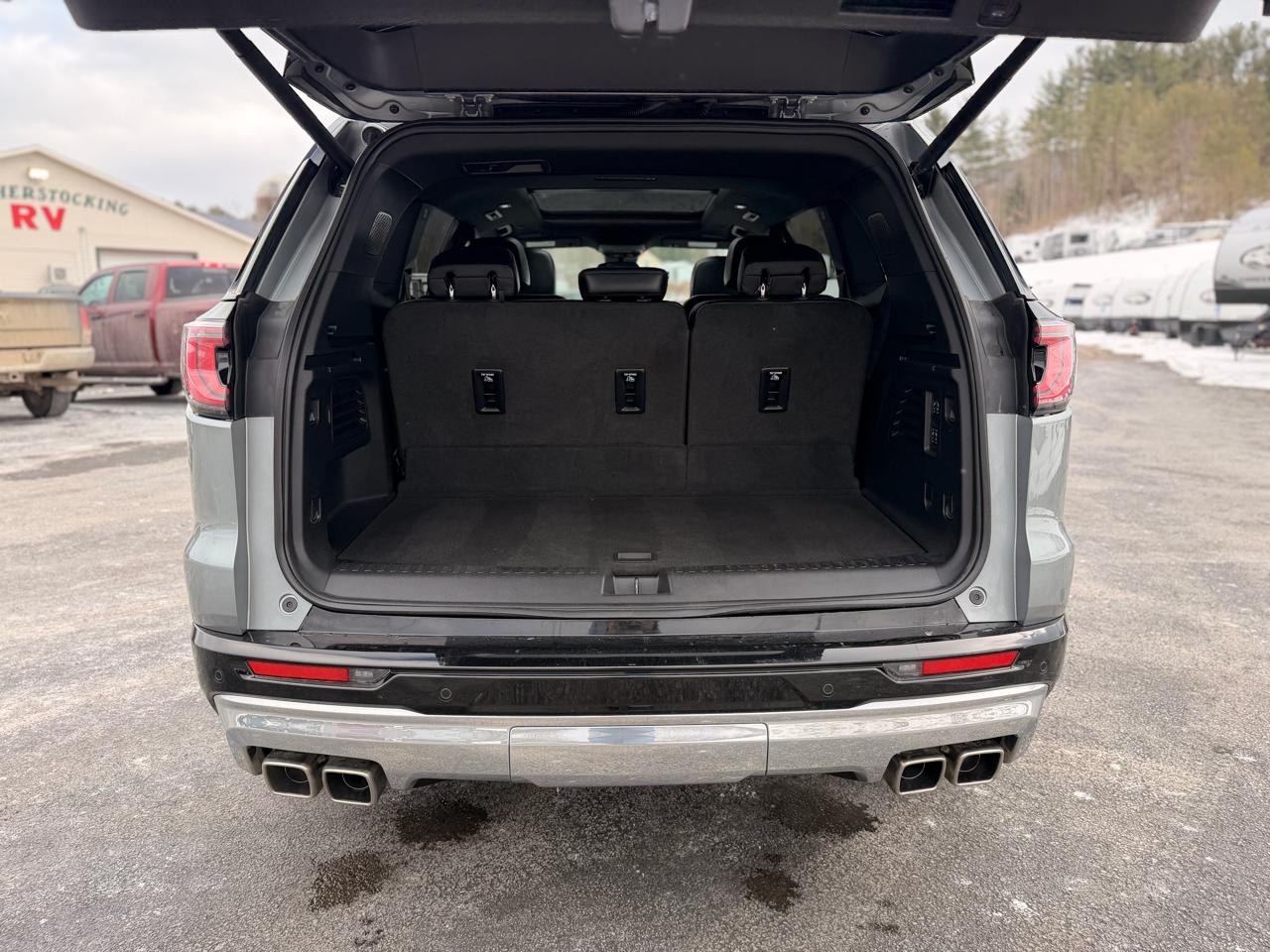 GMC Acadia Denali AWD 2025