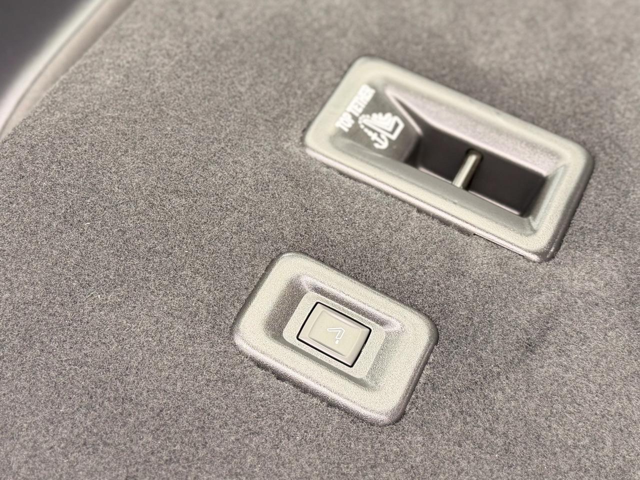 GMC Acadia Denali AWD 2025