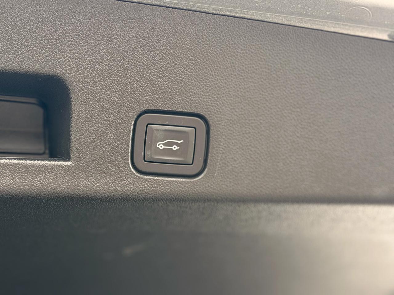 GMC Acadia Denali AWD 2025