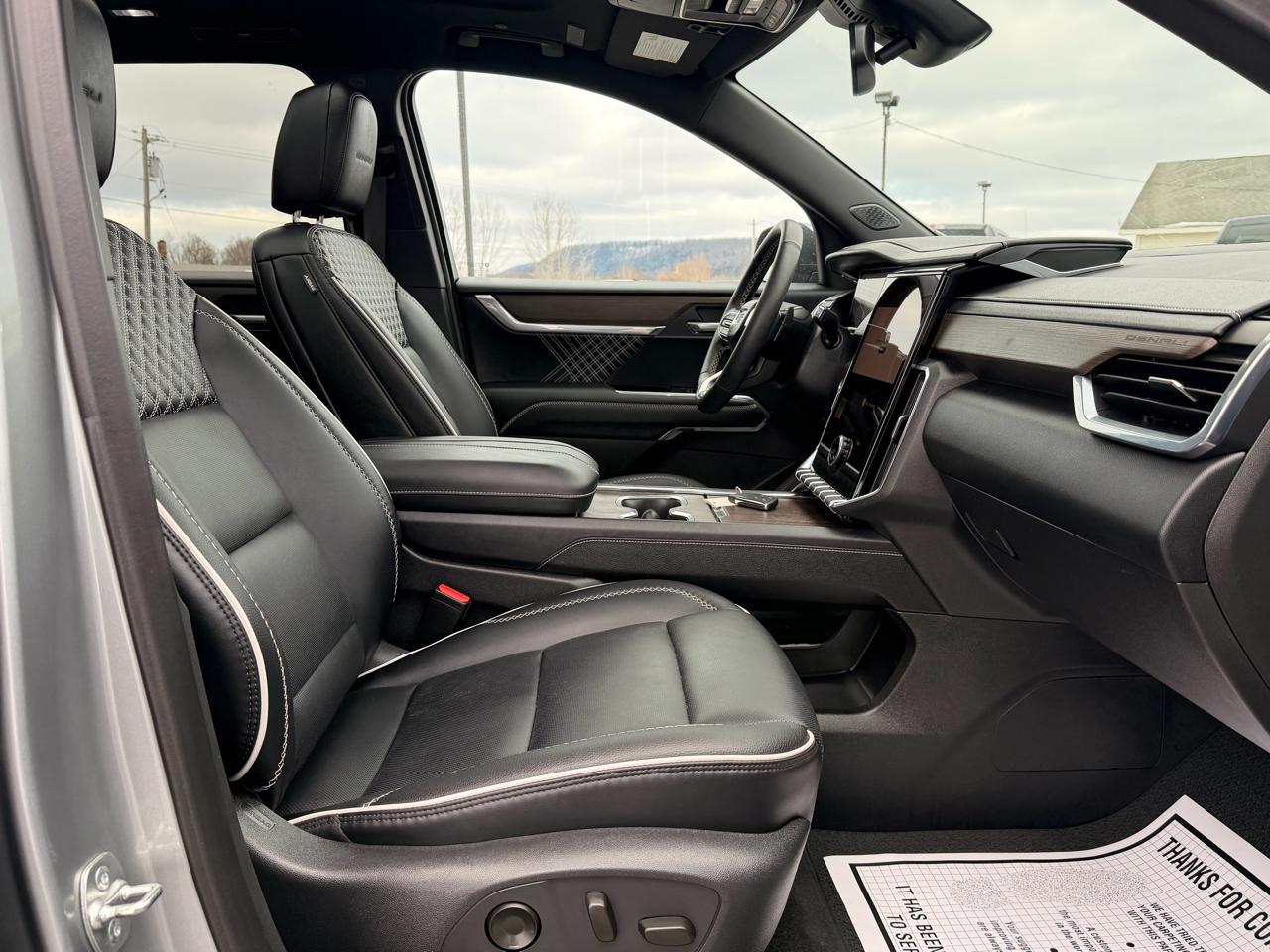 GMC Acadia Denali AWD 2025