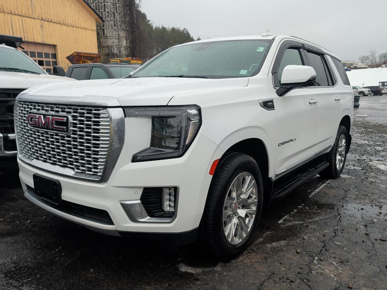 GMC Yukon Denali 4WD 2021