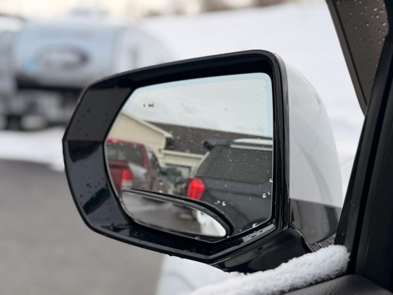 GMC Yukon Denali 4WD 2021