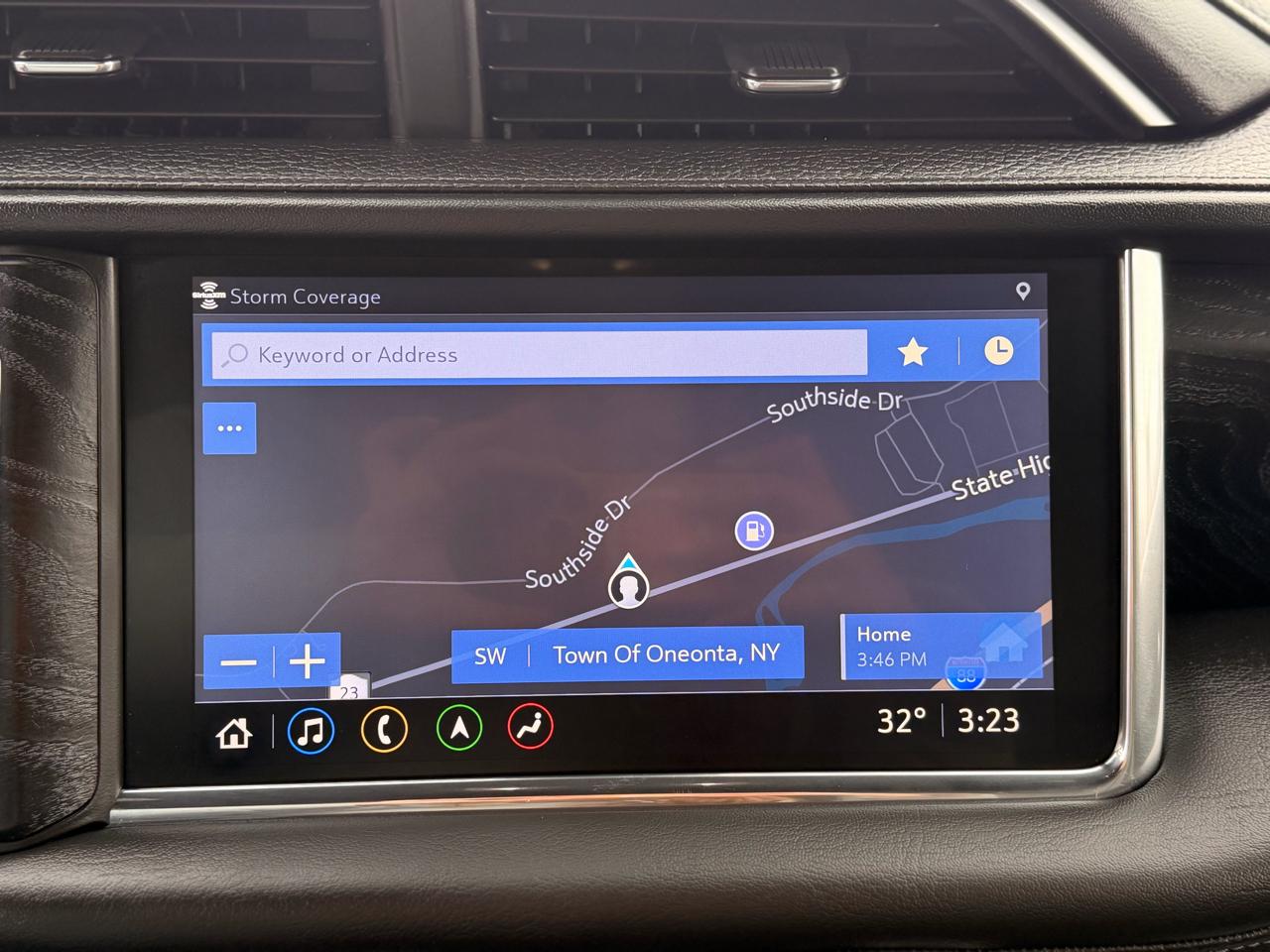 GMC Yukon Denali 4WD 2021