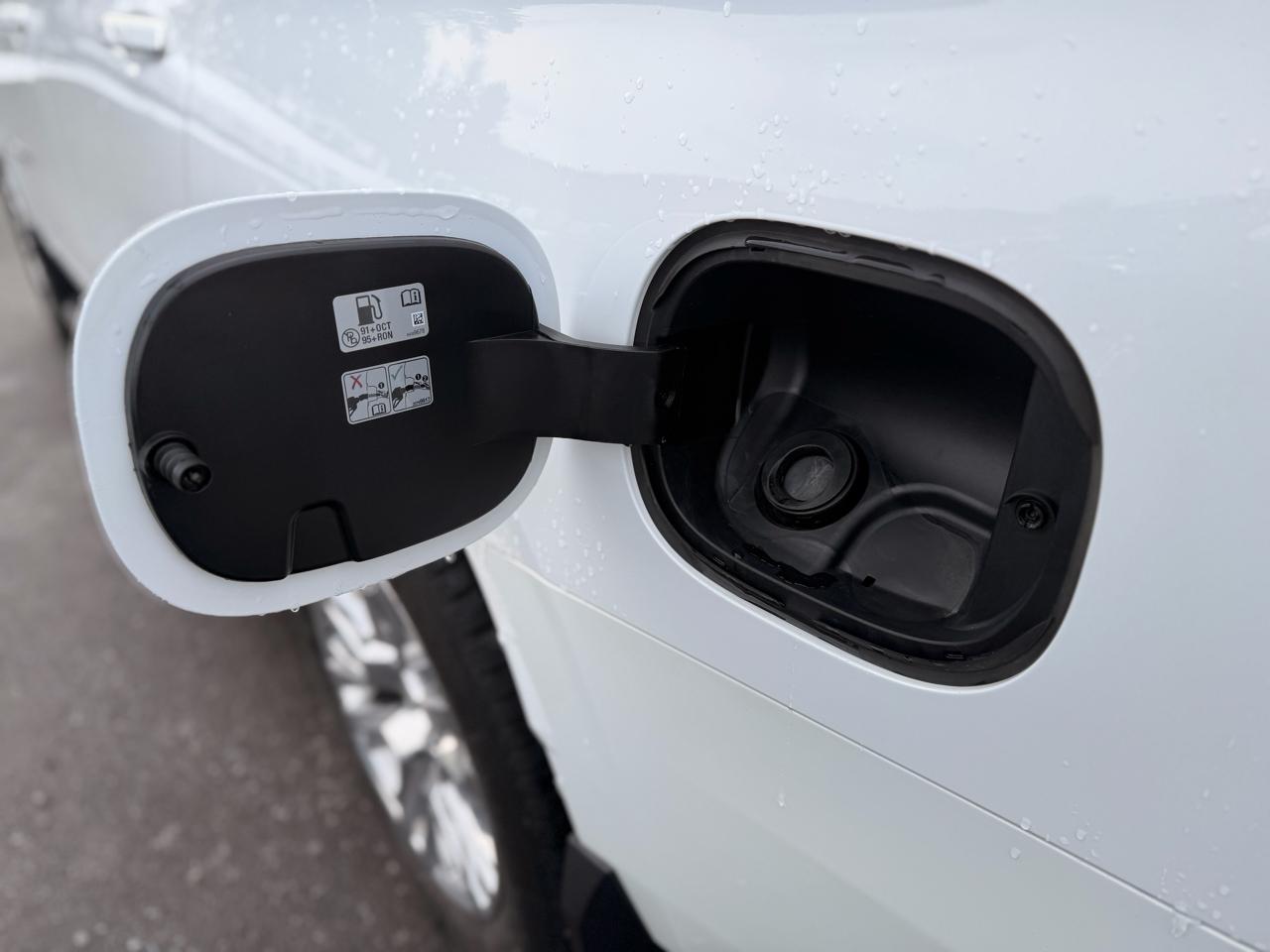 GMC Yukon Denali 4WD 2021