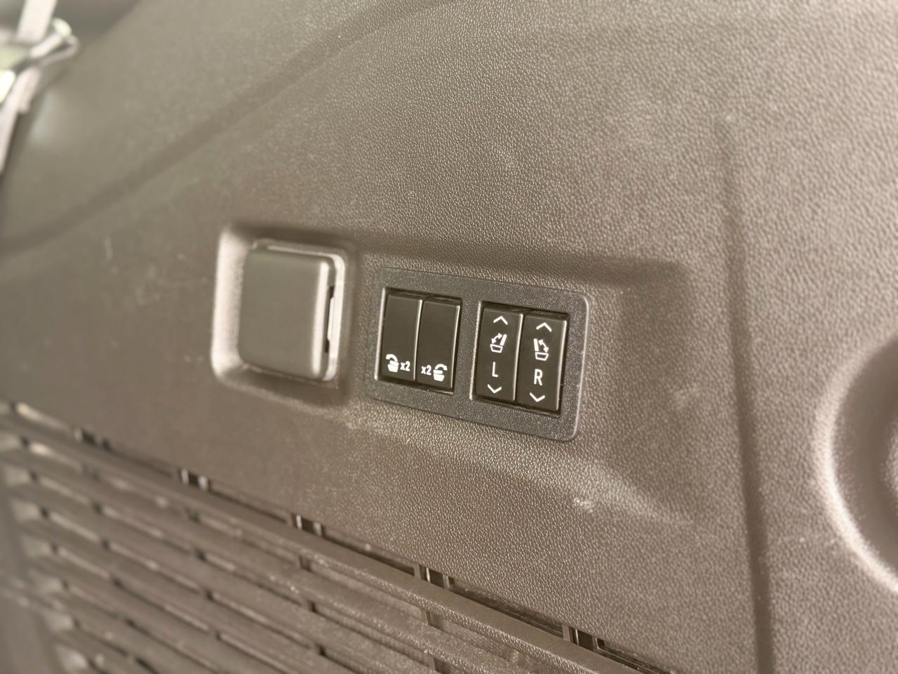 GMC Yukon Denali 4WD 2021