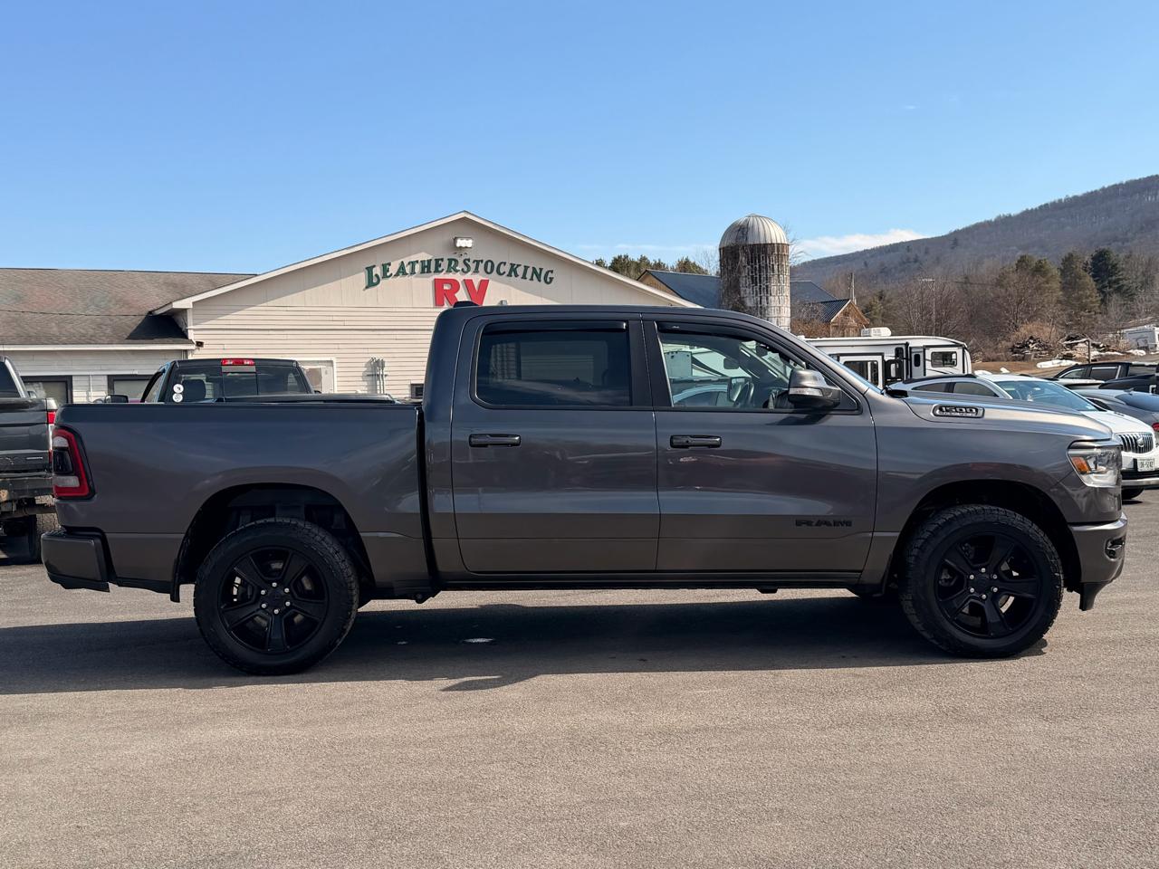 RAM 1500 Sport Crew Cab SB 4WD 2022