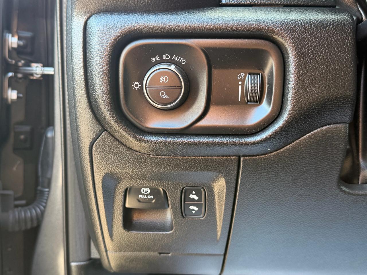 RAM 1500 Sport Crew Cab SB 4WD 2022