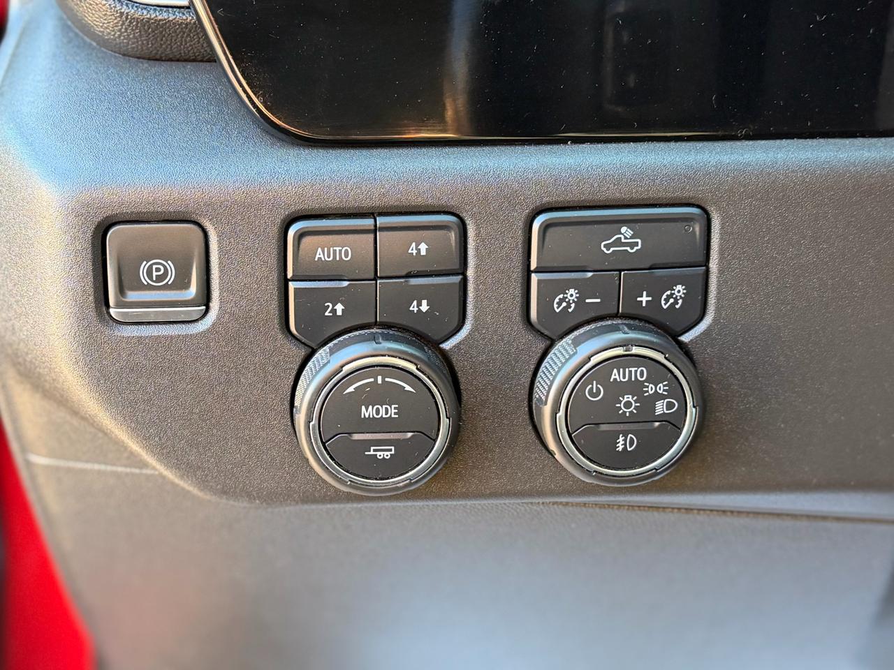 Chevrolet Silverado 1500 Trail Boss LT Crew Cab 4WD 2023