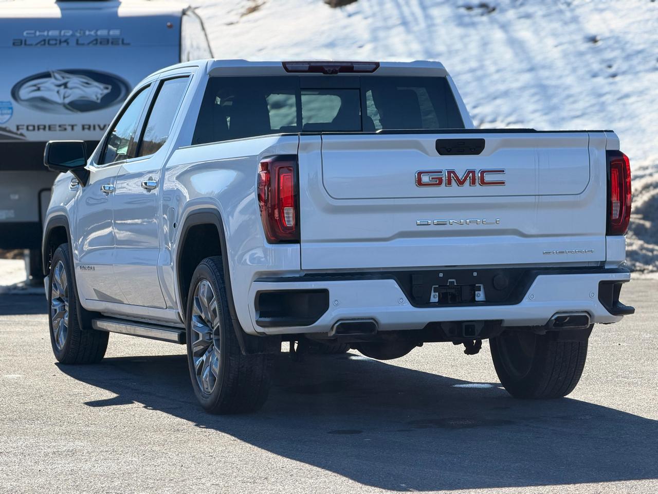 GMC Sierra 1500 Denali Crew Cab 4WD 2024
