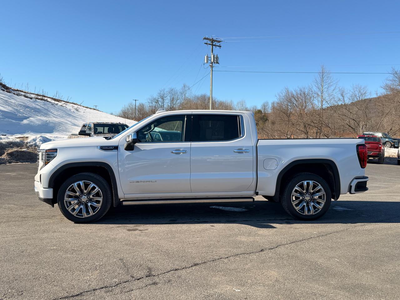 GMC Sierra 1500 Denali Crew Cab 4WD 2024