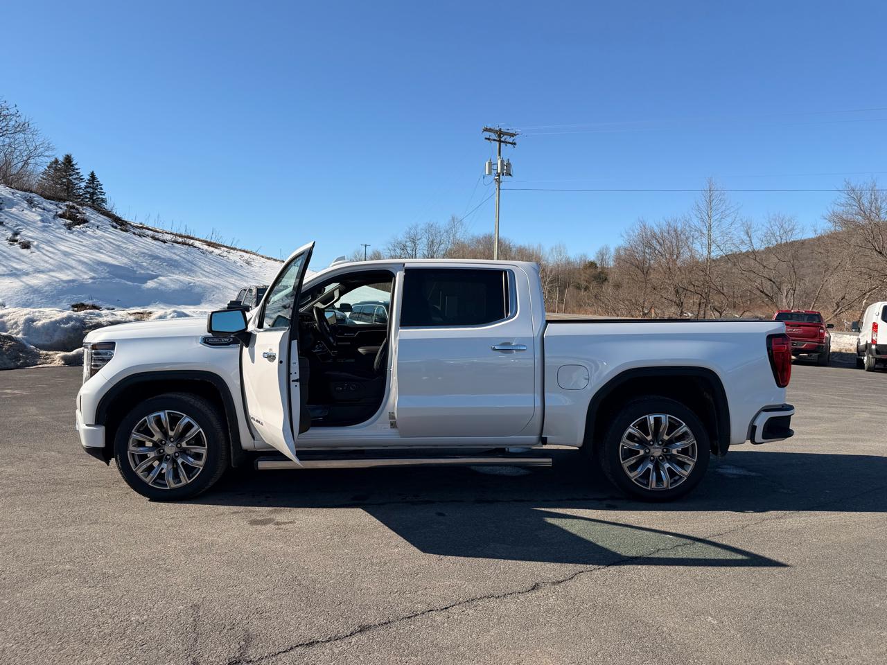 GMC Sierra 1500 Denali Crew Cab 4WD 2024