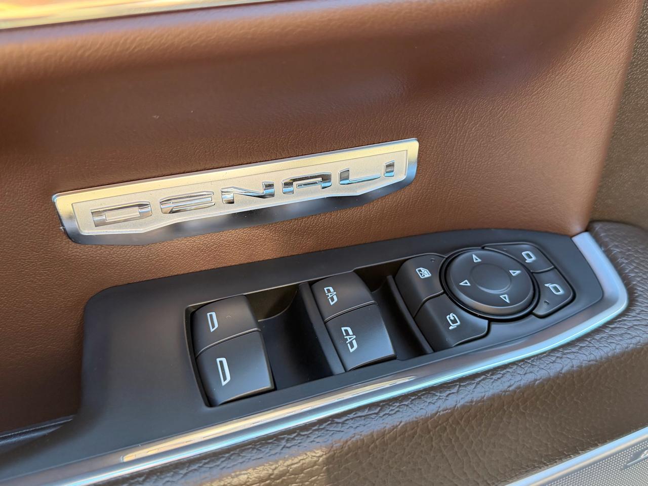 GMC Sierra 1500 Denali Crew Cab 4WD 2024