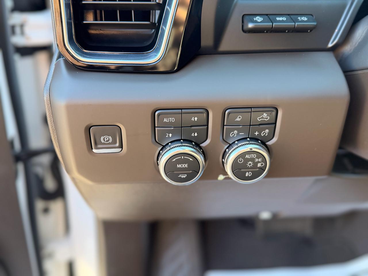 GMC Sierra 1500 Denali Crew Cab 4WD 2024