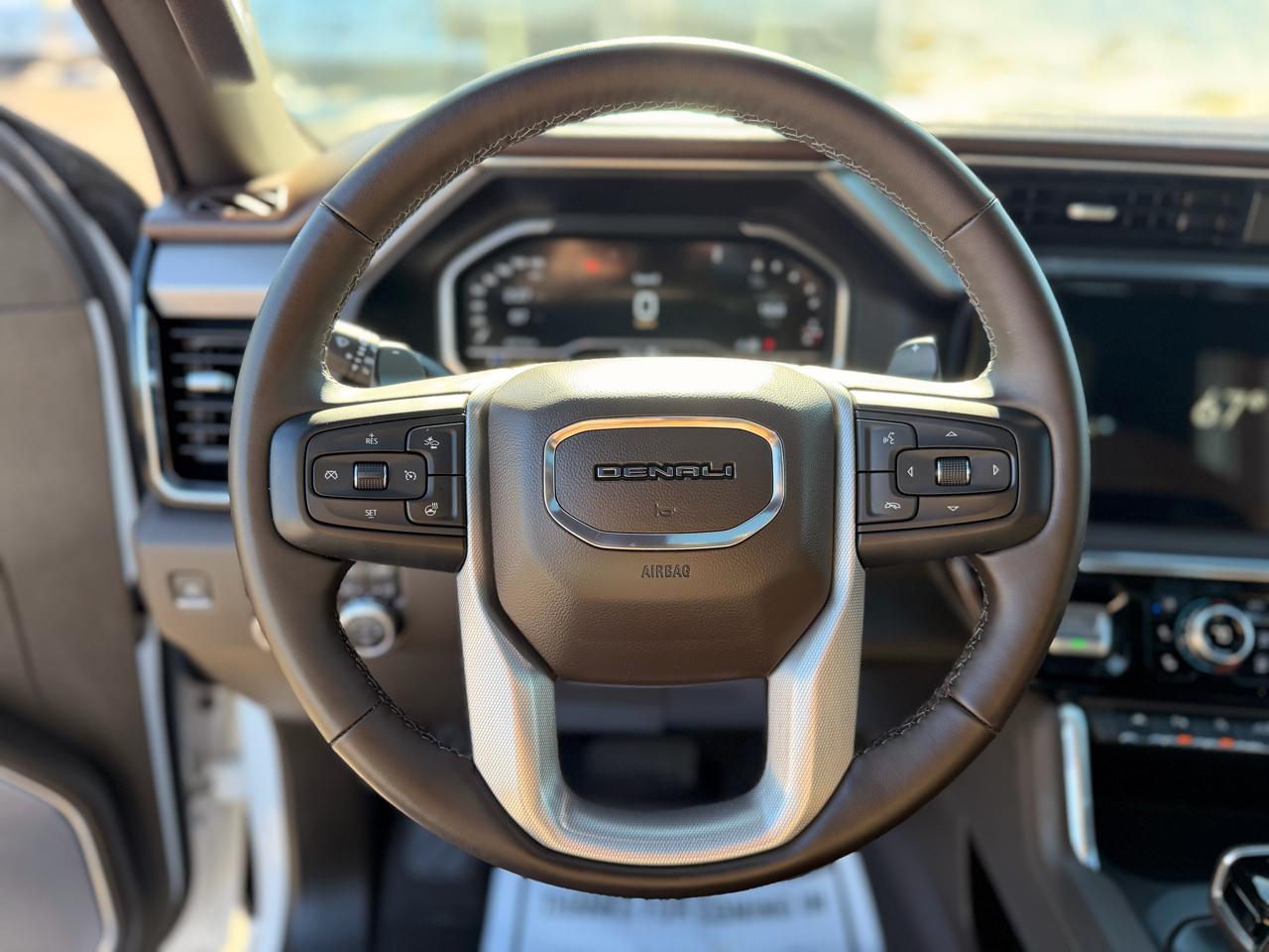 GMC Sierra 1500 Denali Crew Cab 4WD 2024