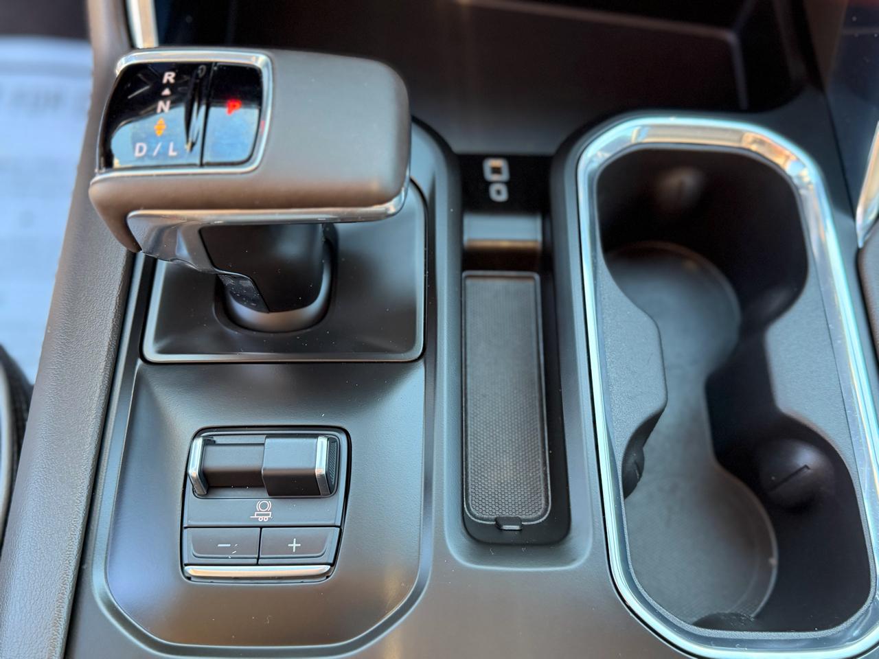 GMC Sierra 1500 Denali Crew Cab 4WD 2024