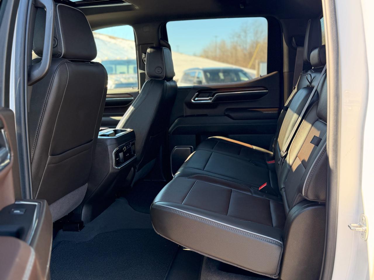 GMC Sierra 1500 Denali Crew Cab 4WD 2024