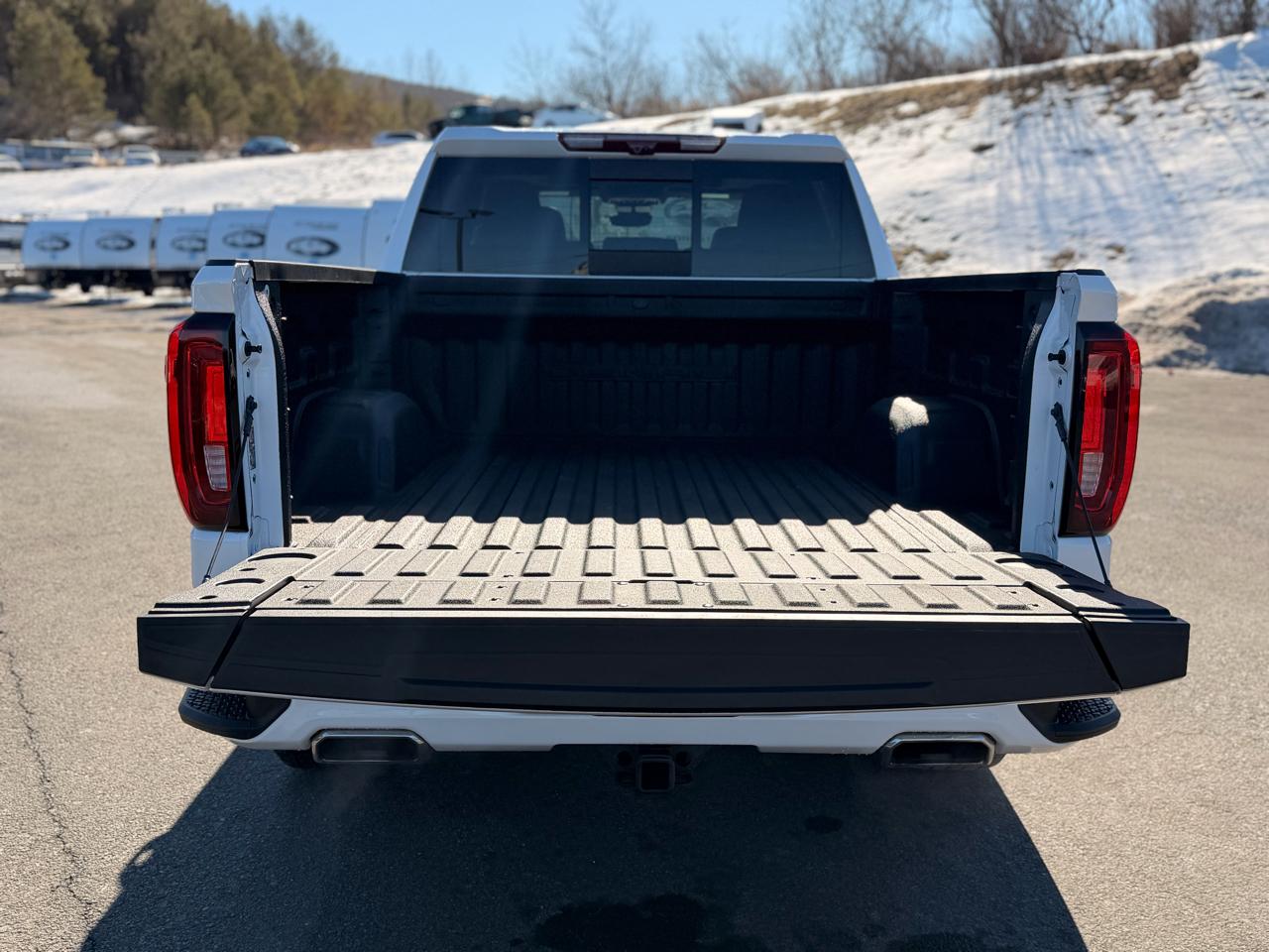 GMC Sierra 1500 Denali Crew Cab 4WD 2024