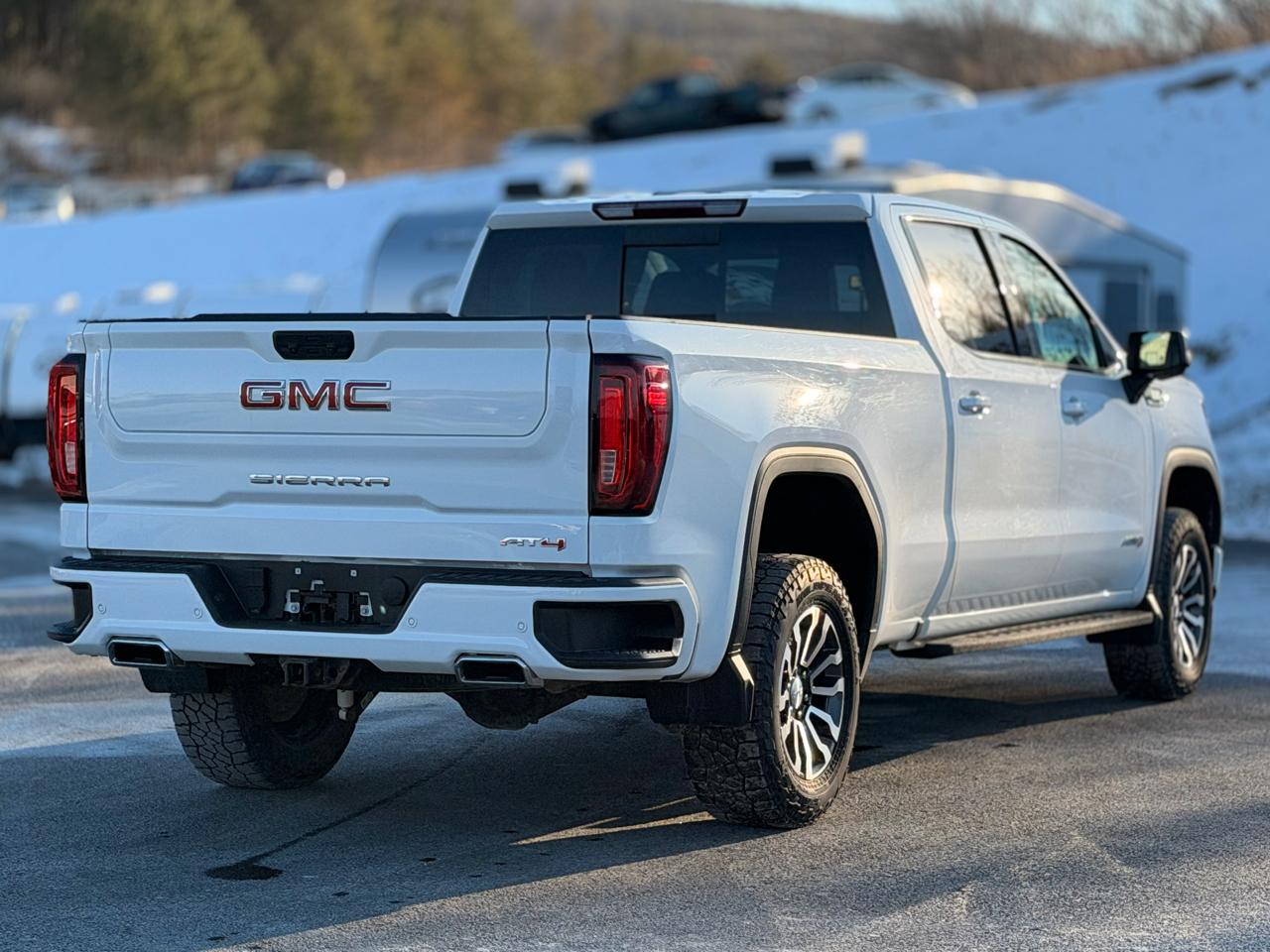 GMC Sierra 1500 AT4 Crew Cab 4WD 2023