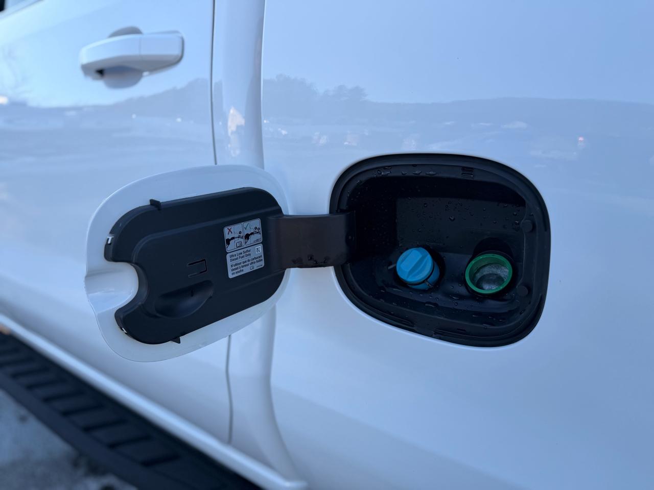 GMC Sierra 1500 AT4 Crew Cab 4WD 2023