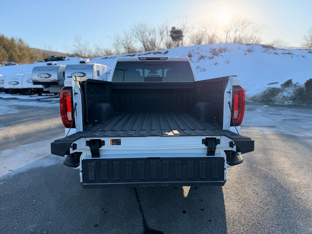 GMC Sierra 1500 AT4 Crew Cab 4WD 2023