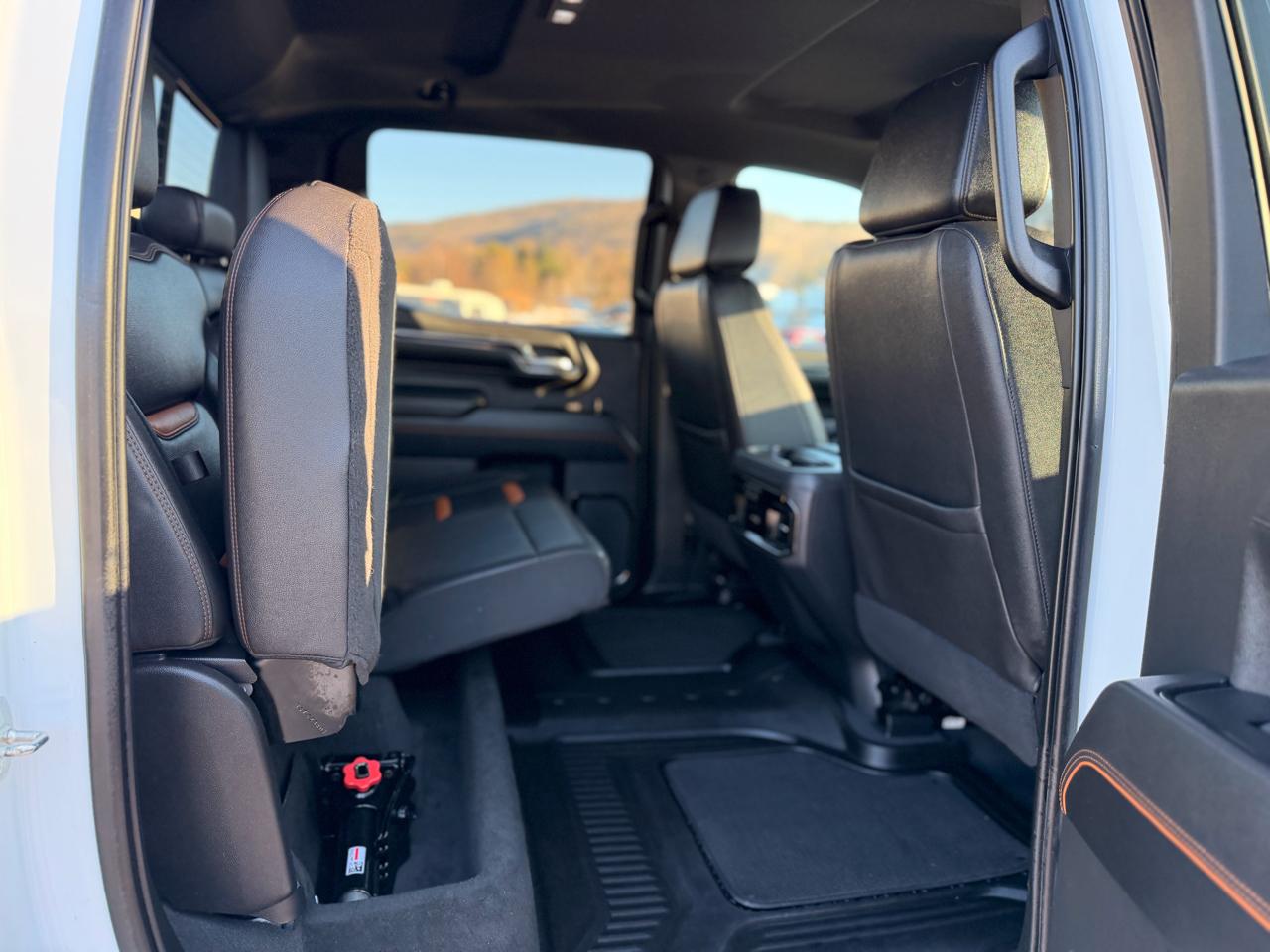 GMC Sierra 1500 AT4 Crew Cab 4WD 2023