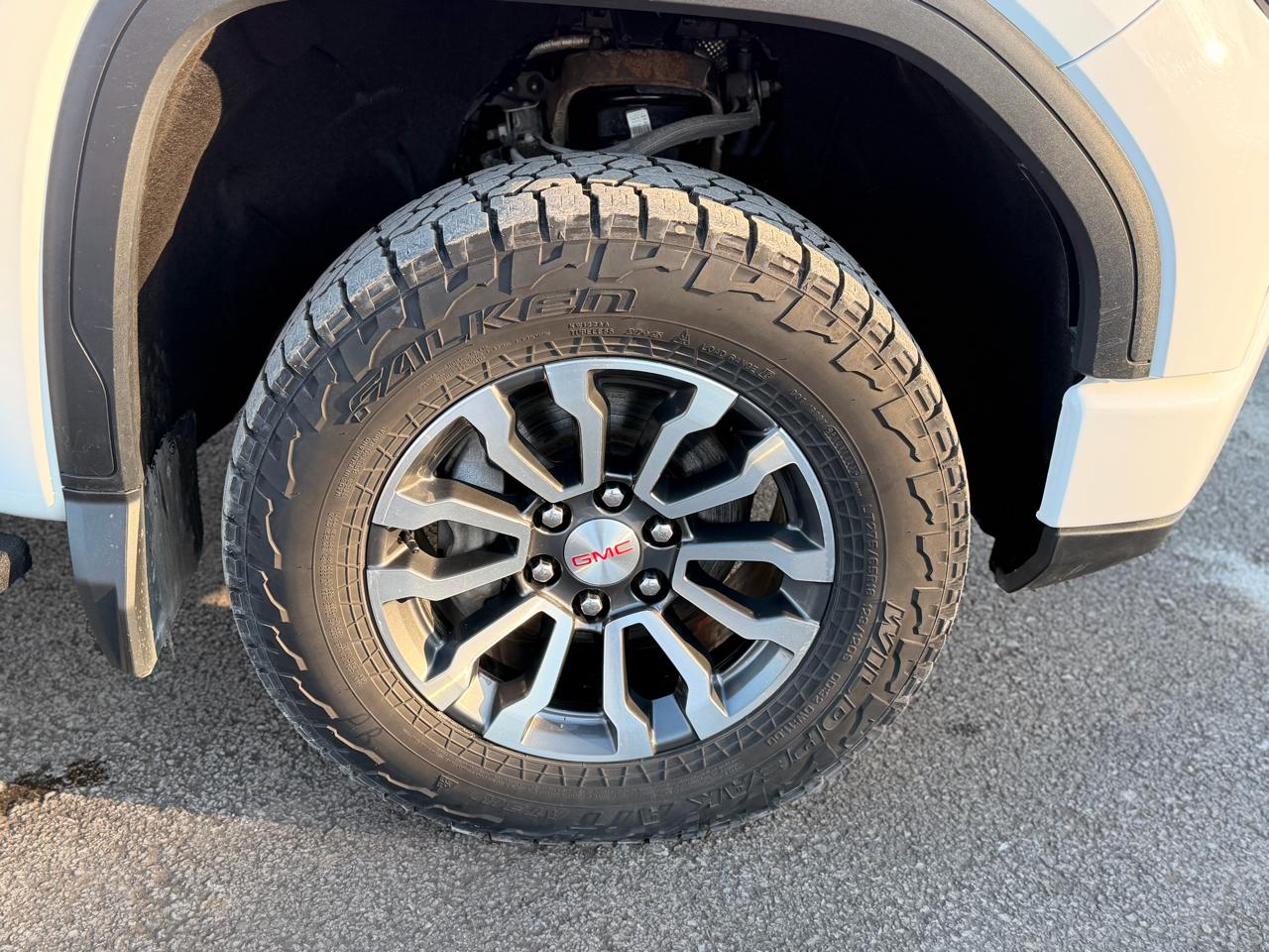 GMC Sierra 1500 AT4 Crew Cab 4WD 2023