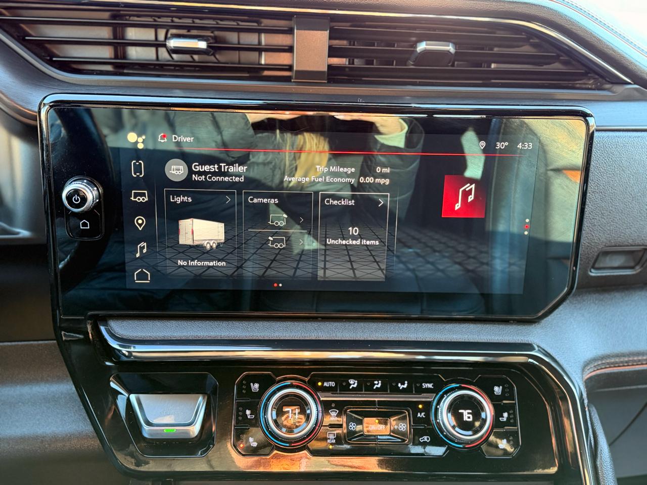 GMC Sierra 1500 AT4 Crew Cab 4WD 2023