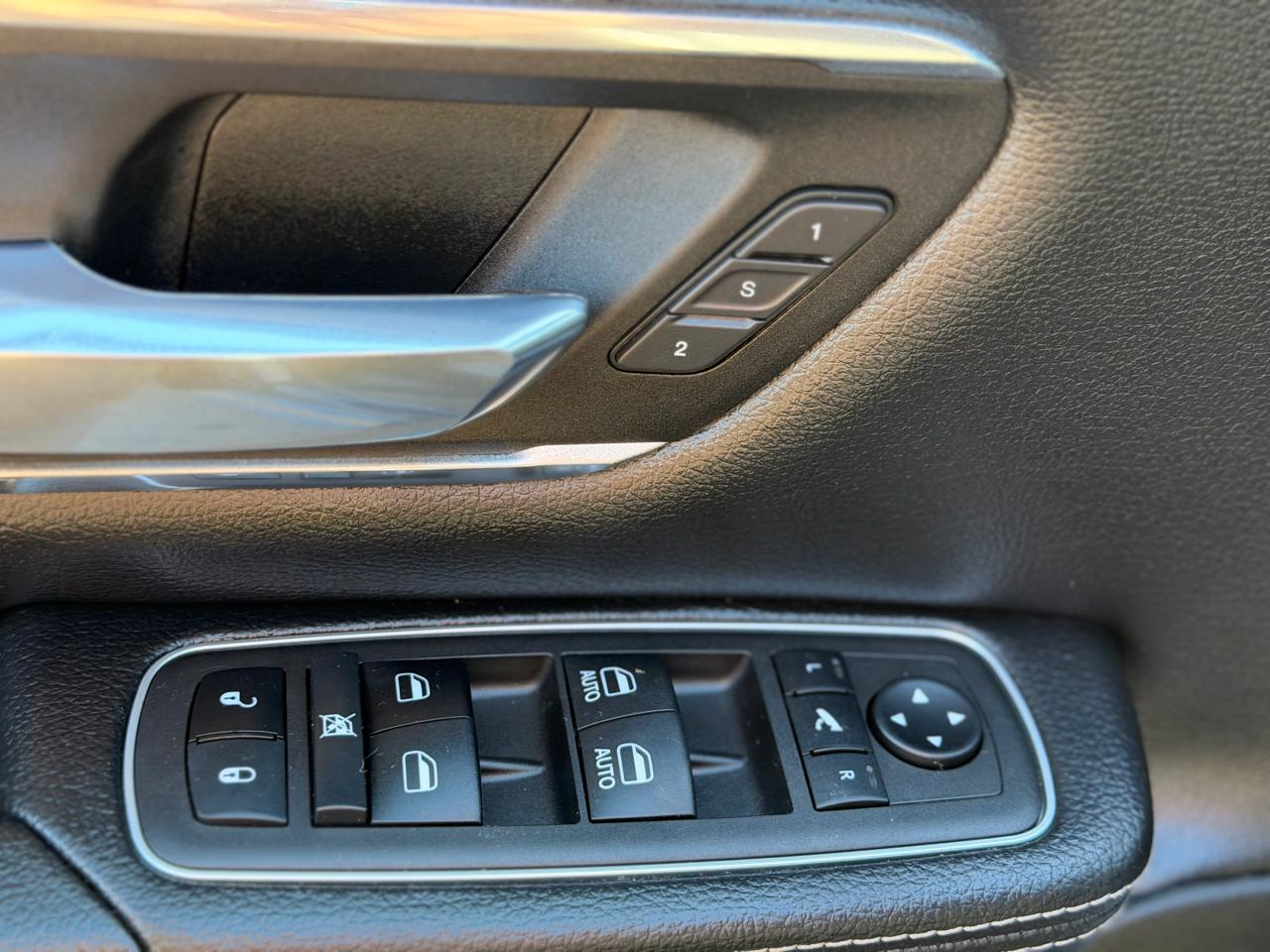 RAM 1500 Laramie Crew Cab SWB 4WD 2023