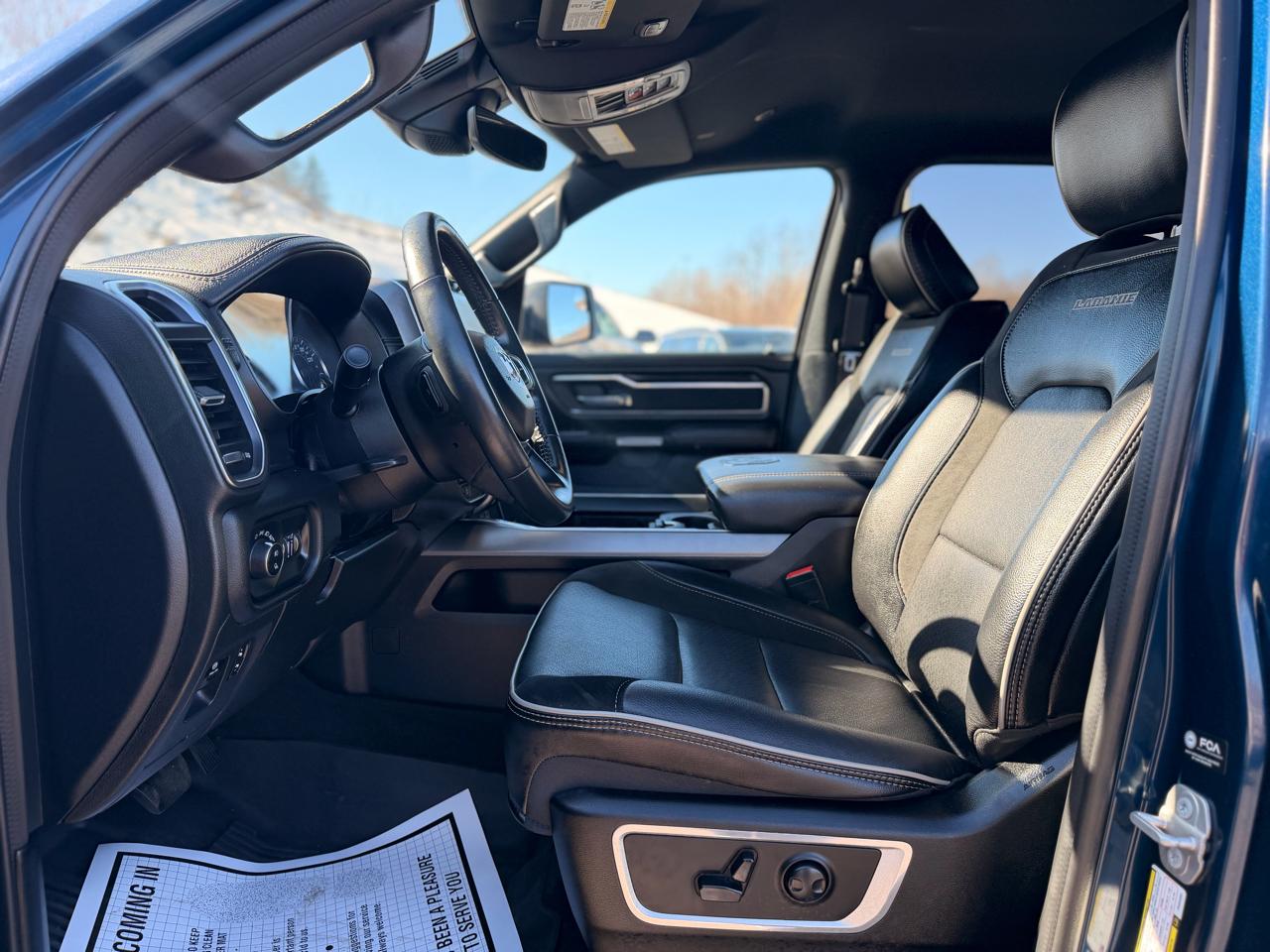 RAM 1500 Laramie Crew Cab SWB 4WD 2023