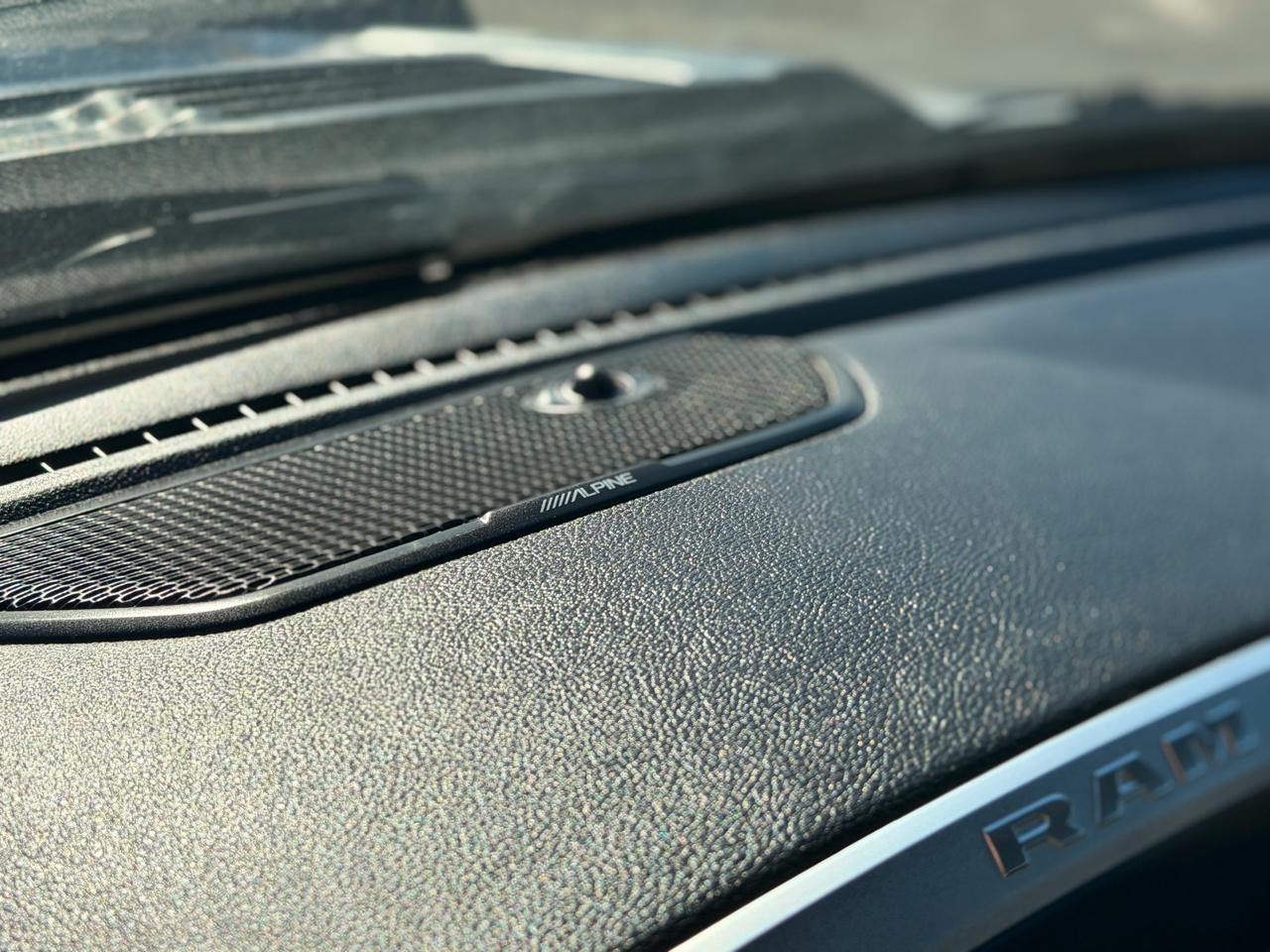 RAM 1500 Laramie Crew Cab SWB 4WD 2023