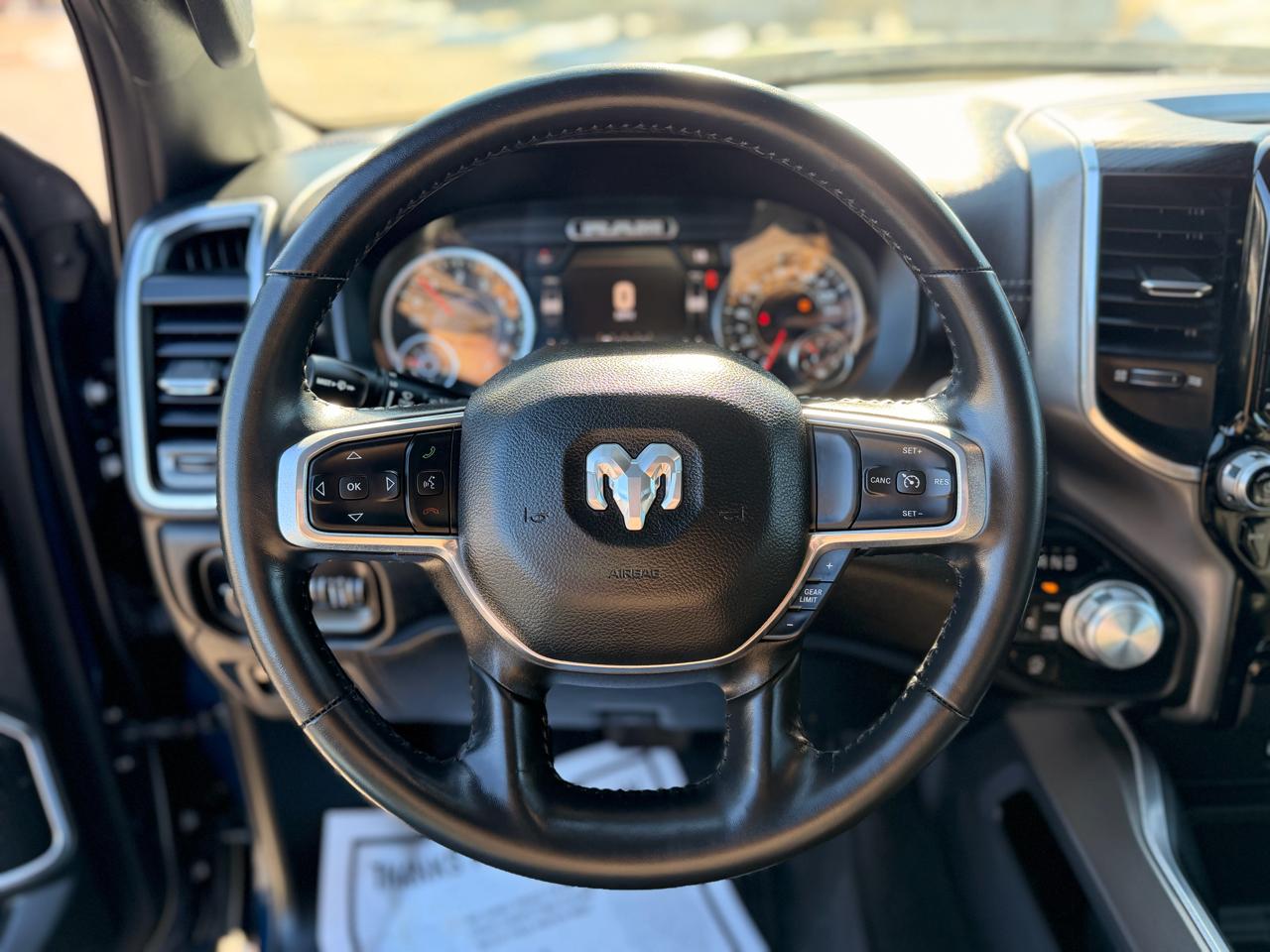 RAM 1500 Laramie Crew Cab SWB 4WD 2023