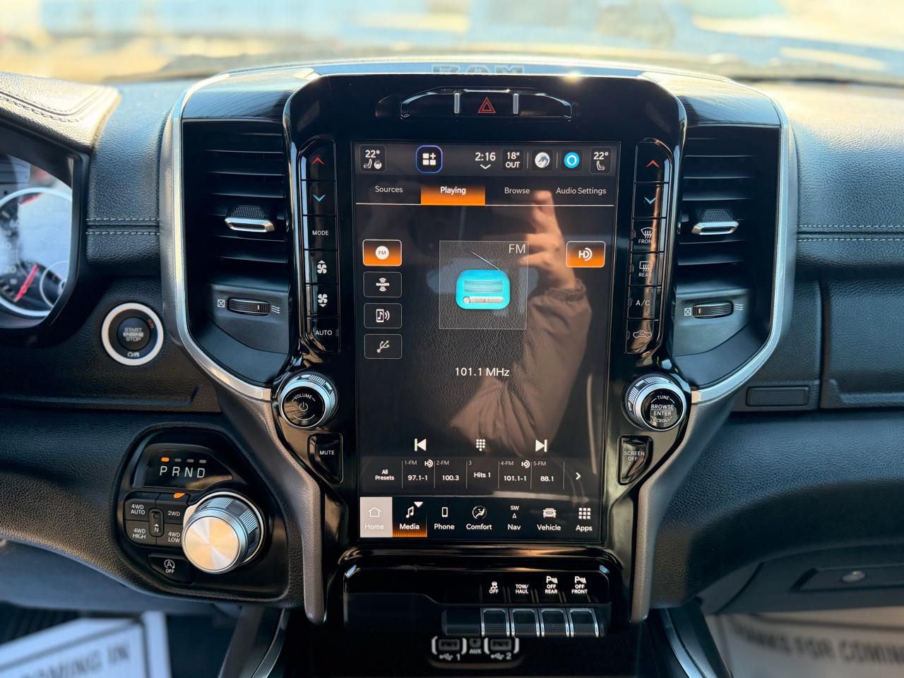 RAM 1500 Laramie Crew Cab SWB 4WD 2023