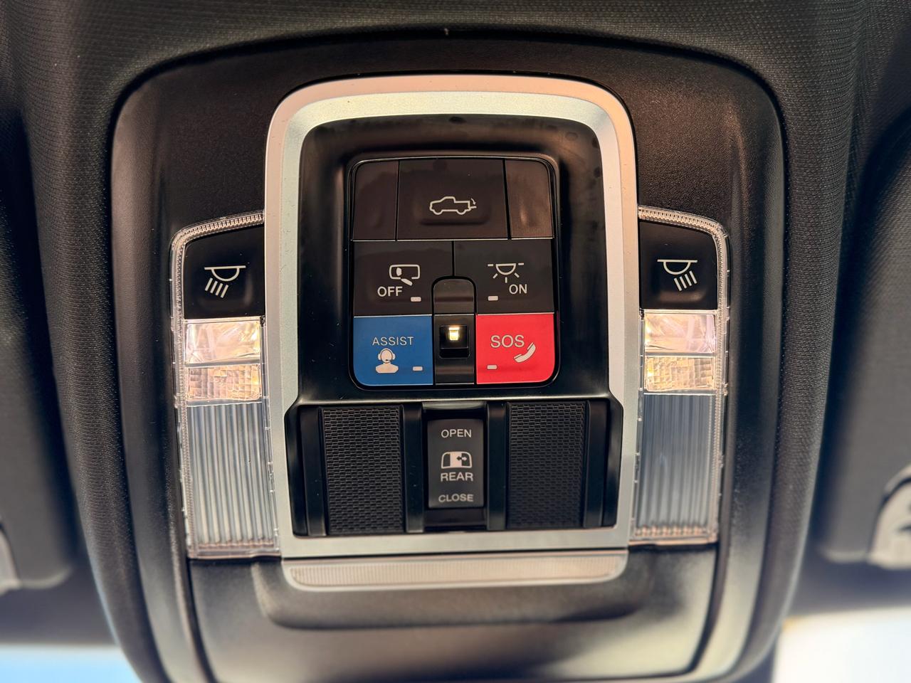 RAM 1500 Laramie Crew Cab SWB 4WD 2023