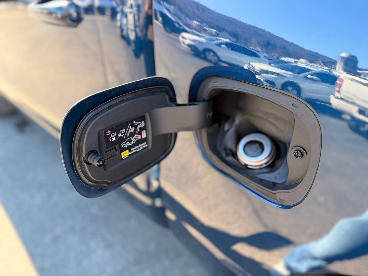 RAM 1500 Laramie Crew Cab SWB 4WD 2023