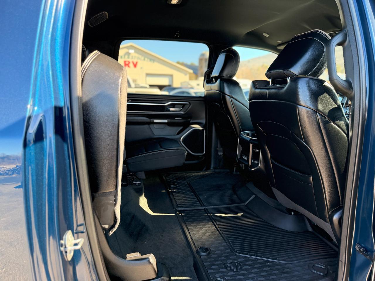 RAM 1500 Laramie Crew Cab SWB 4WD 2023