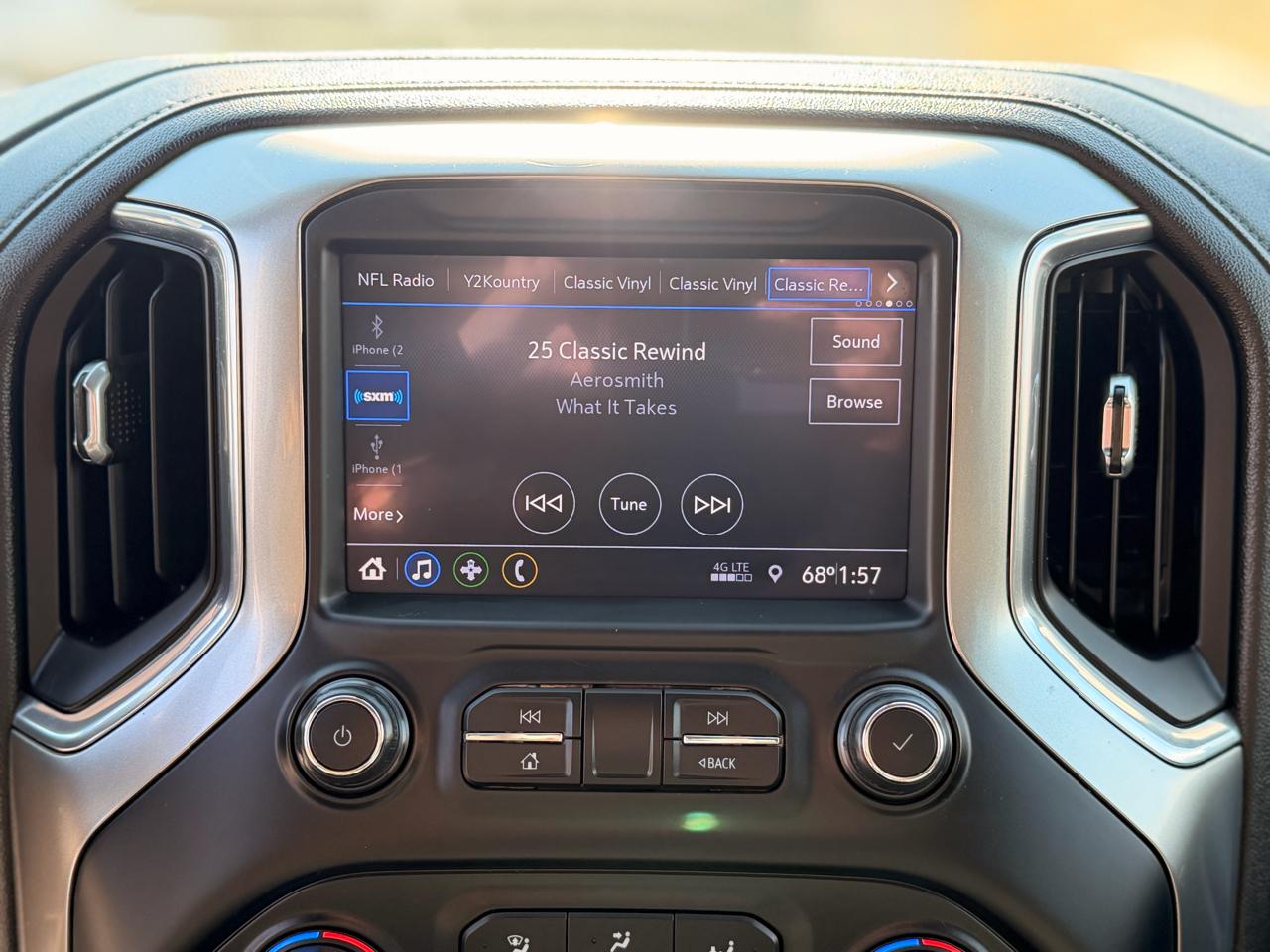 Chevrolet Silverado 1500 LT Crew Cab 4WD 2021