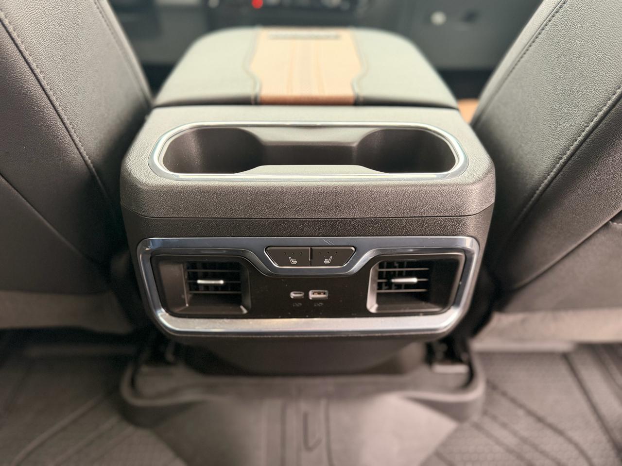 Chevrolet Silverado 2500HD High Country Crew Cab Short Box 4WD 2024