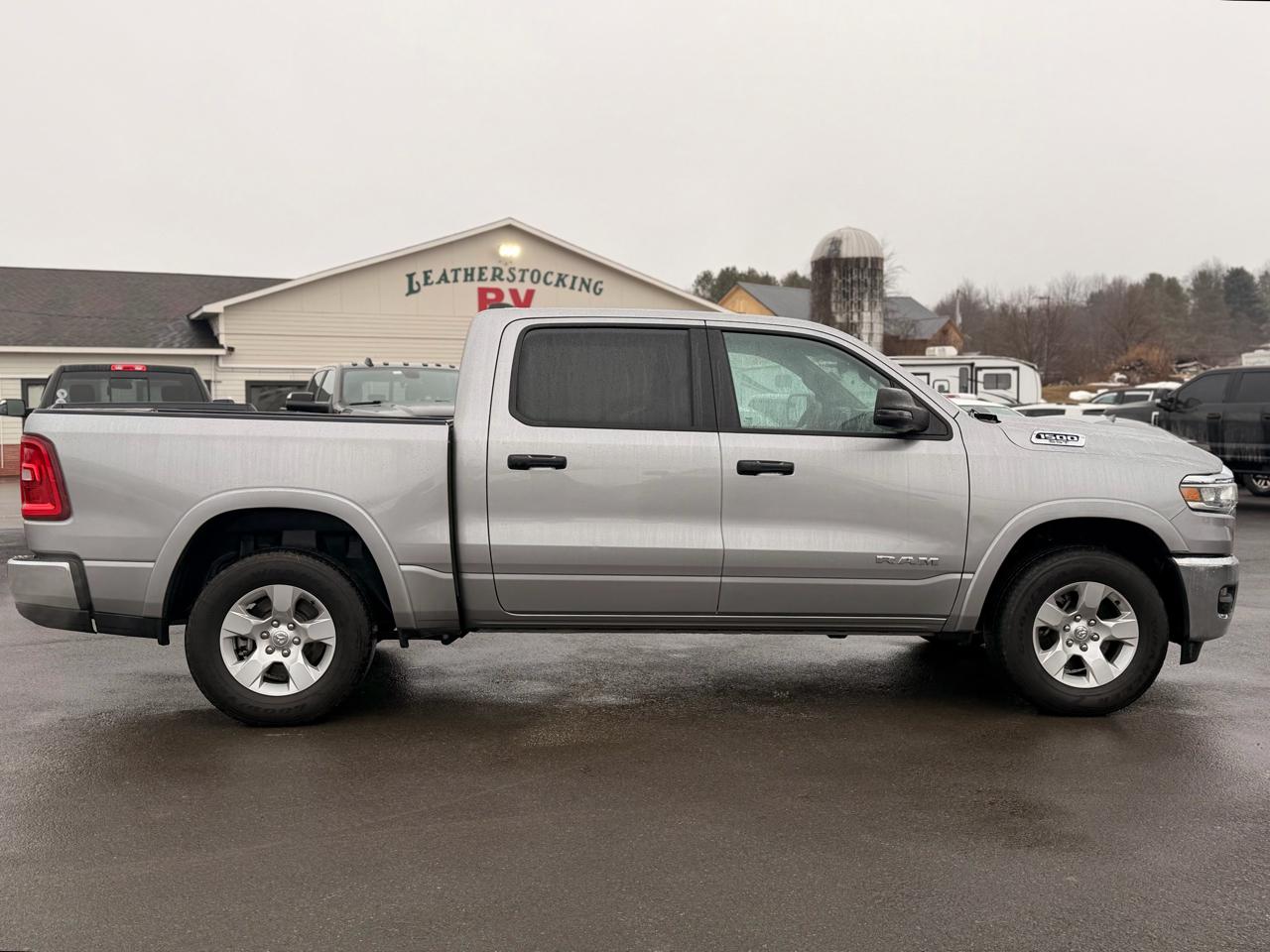 RAM 1500 Big Horn Crew Cab SWB 4WD 2025