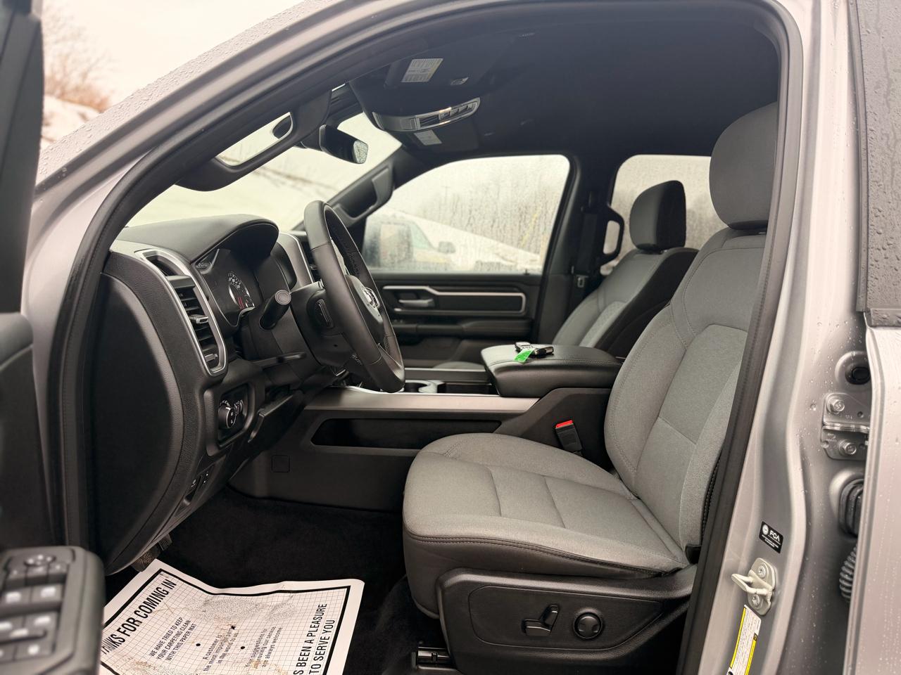 RAM 1500 Big Horn Crew Cab SWB 4WD 2025